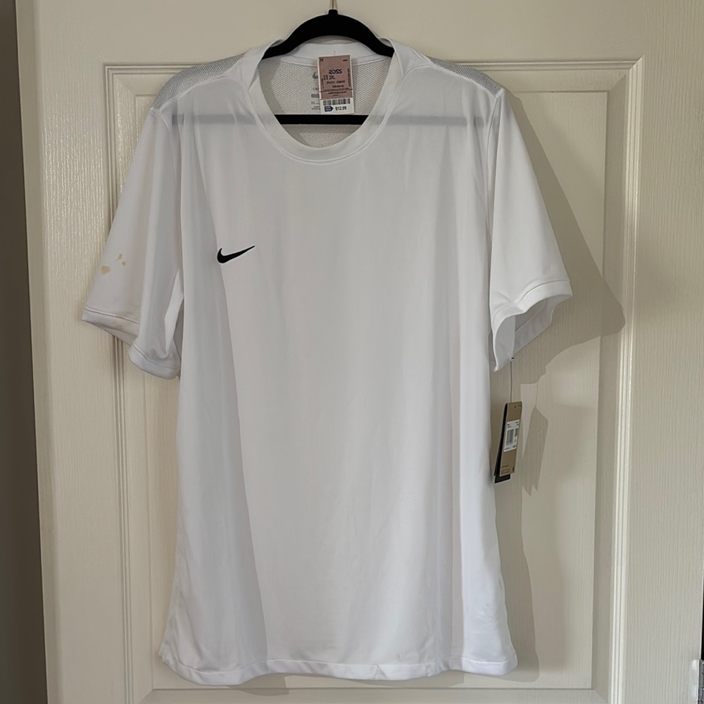 NWOT  Nike White Short Sleeve Performance Tee